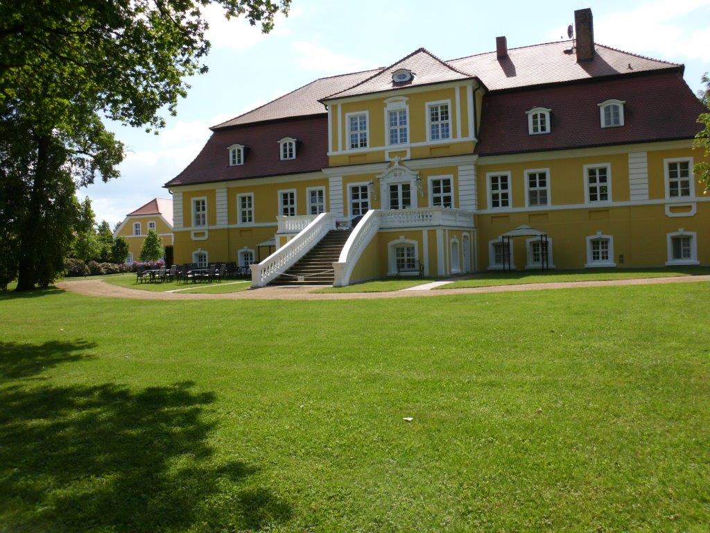Schloss Döbbelin Parkseite
